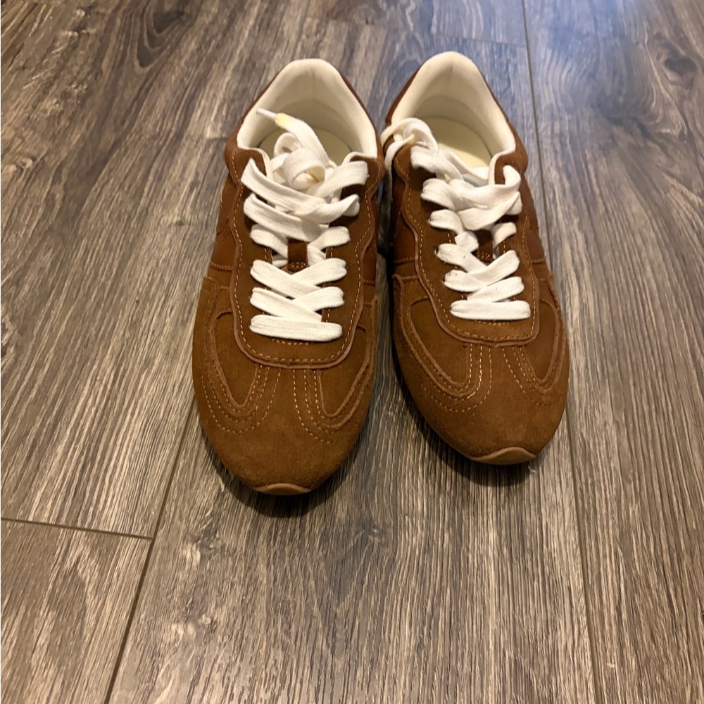 Classic Brown Sneakers with White Accents